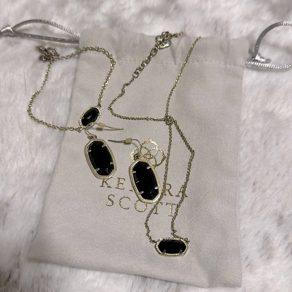 Kendra Scott set in Black. Elisa necklace. Lee earrings. Elaina bracelet.